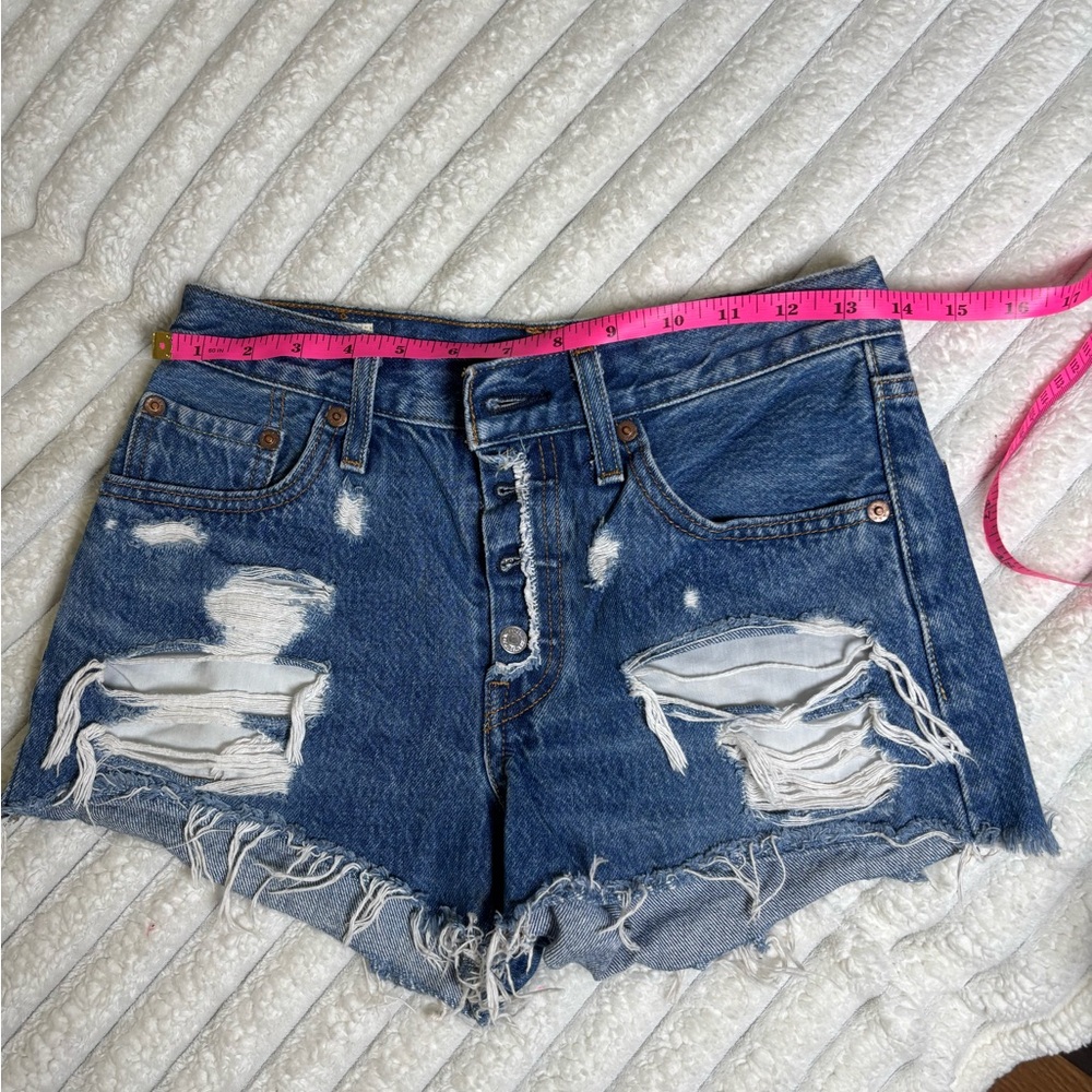 Levi's Classic Blue Ripped Jean Shorts - Picture 4 of 14